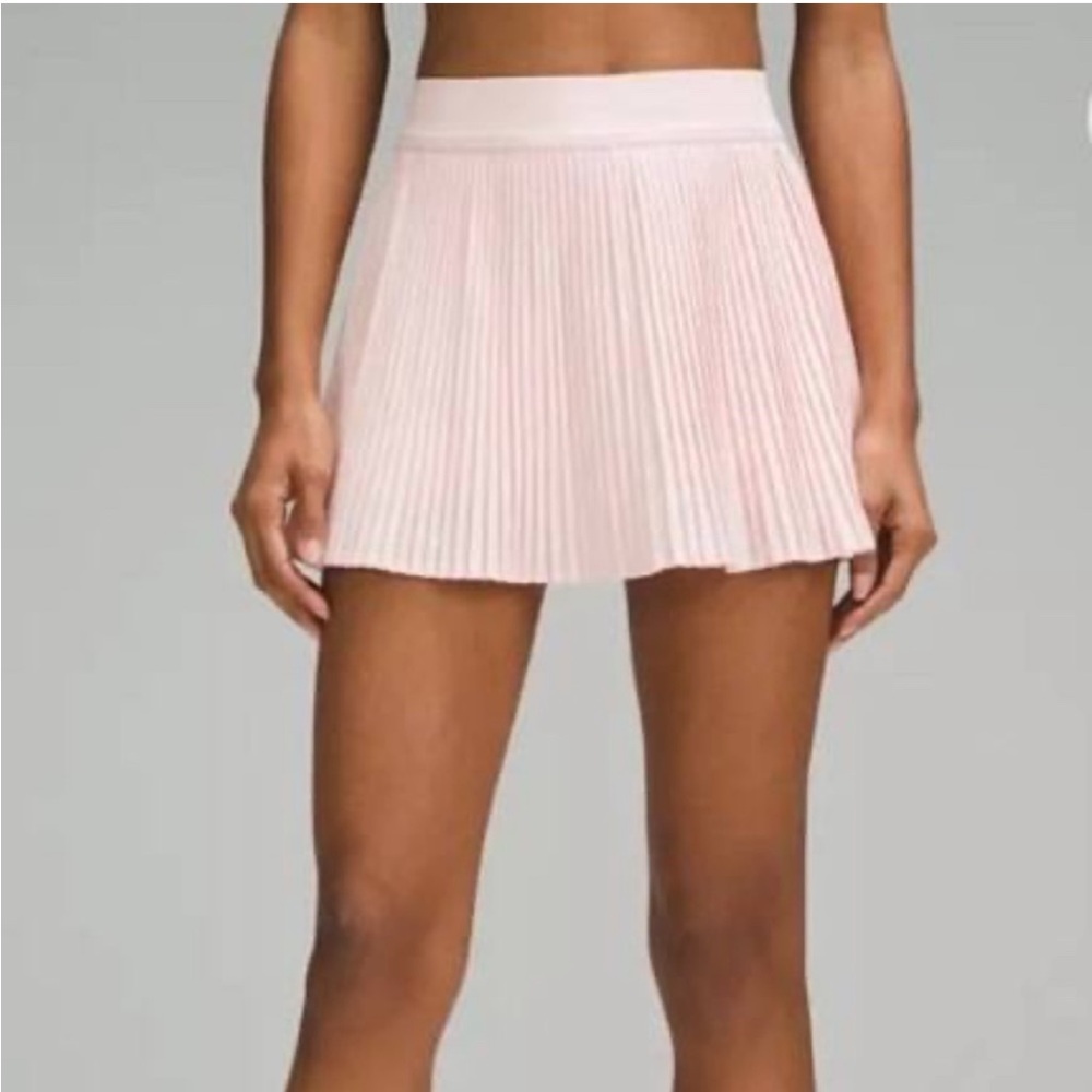 Lululemon varsity HR pleated skirt